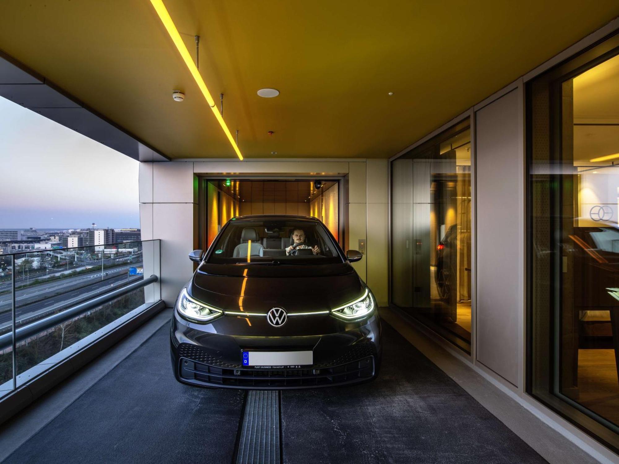 B'mine Frankfurt Airport Hotel 4*